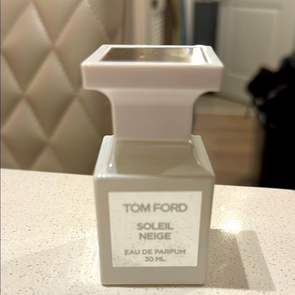 Tom Ford Soleil Neige Perfume in White and Silver